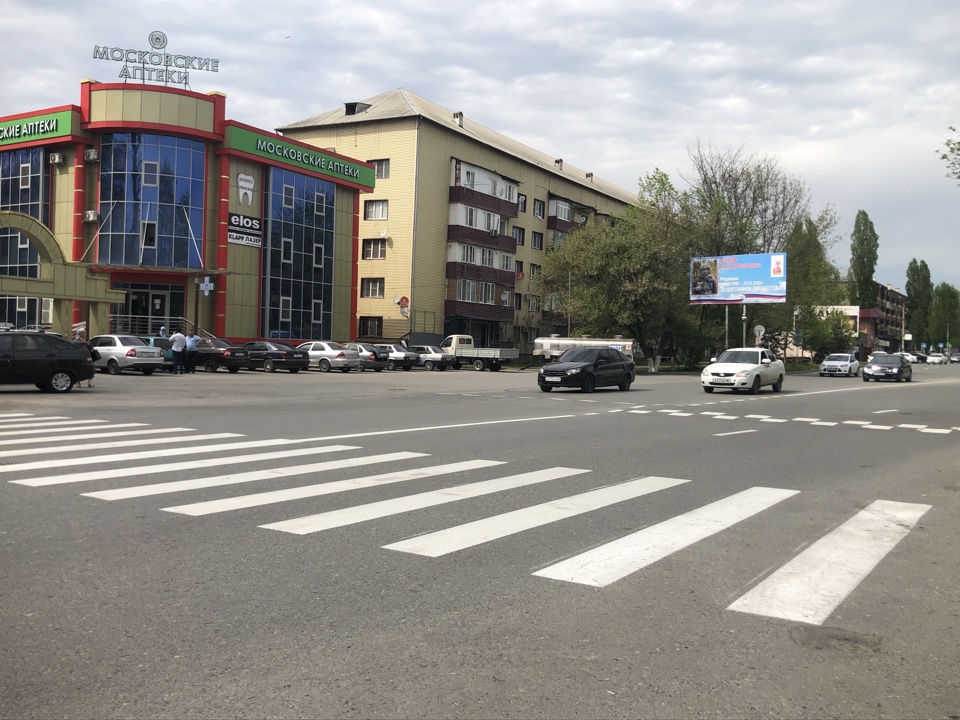 В Малгобеке на центральной улице обновили дорожную разметку.