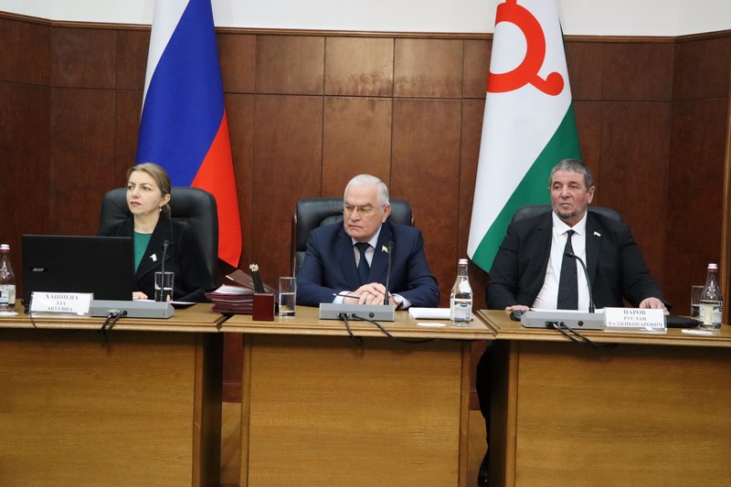 Под председательством спикера Парламента Магомета Тумгоева состоялось очередное заседание Народного Собрания.