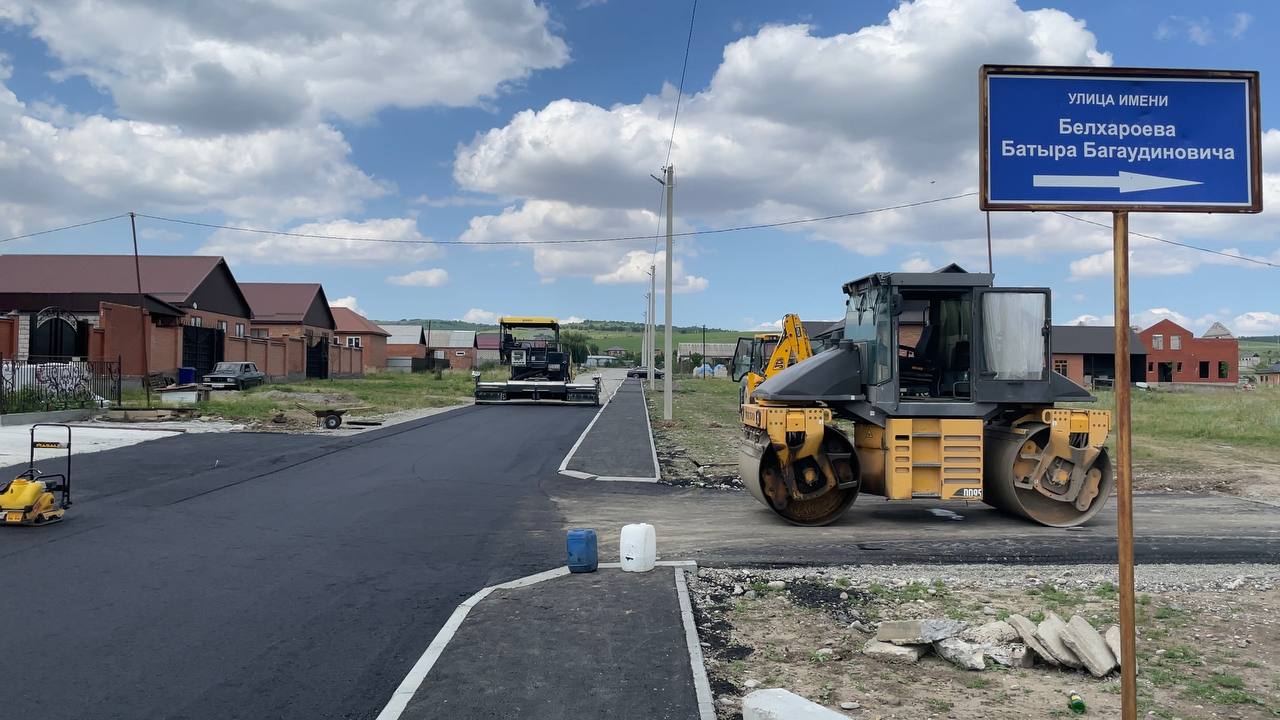 В городе продолжается благоустройство улиц в рамках национального проекта «Жилье и городская среда».