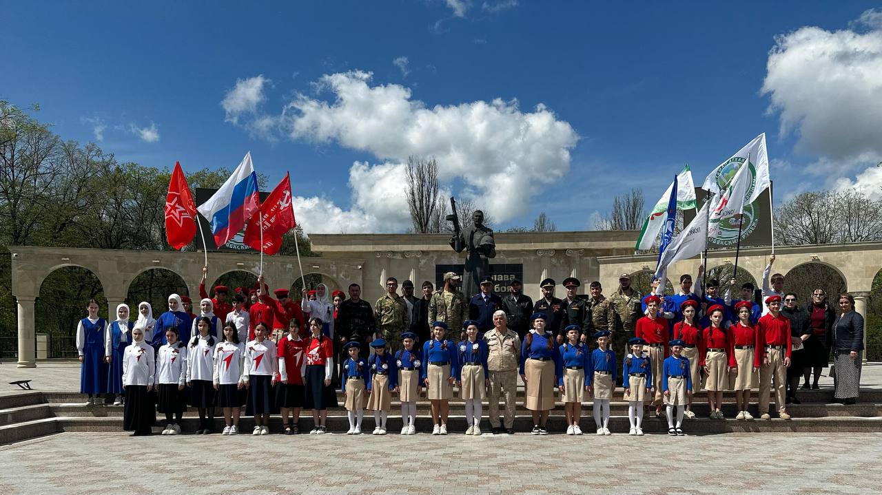 На территории мемориала &quot;Слава&quot; г.Малгобек состоялось торжественное открытие Вахты Памяти «Малгобекский рубеж».