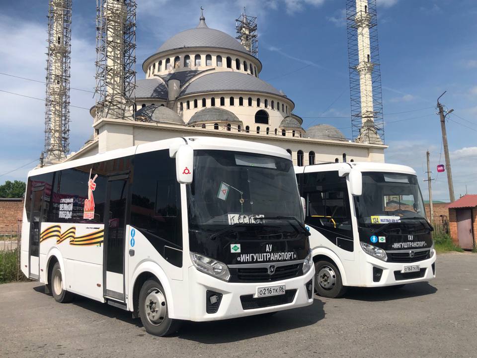 В г. Малгобек прибыли и уже запущены по маршрутам 5 новых автобусов.
