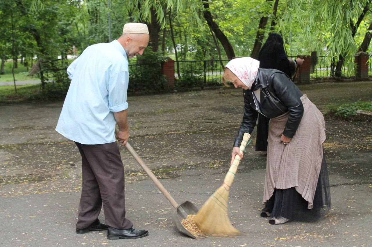 Субботник в преддверии Дня Победы.