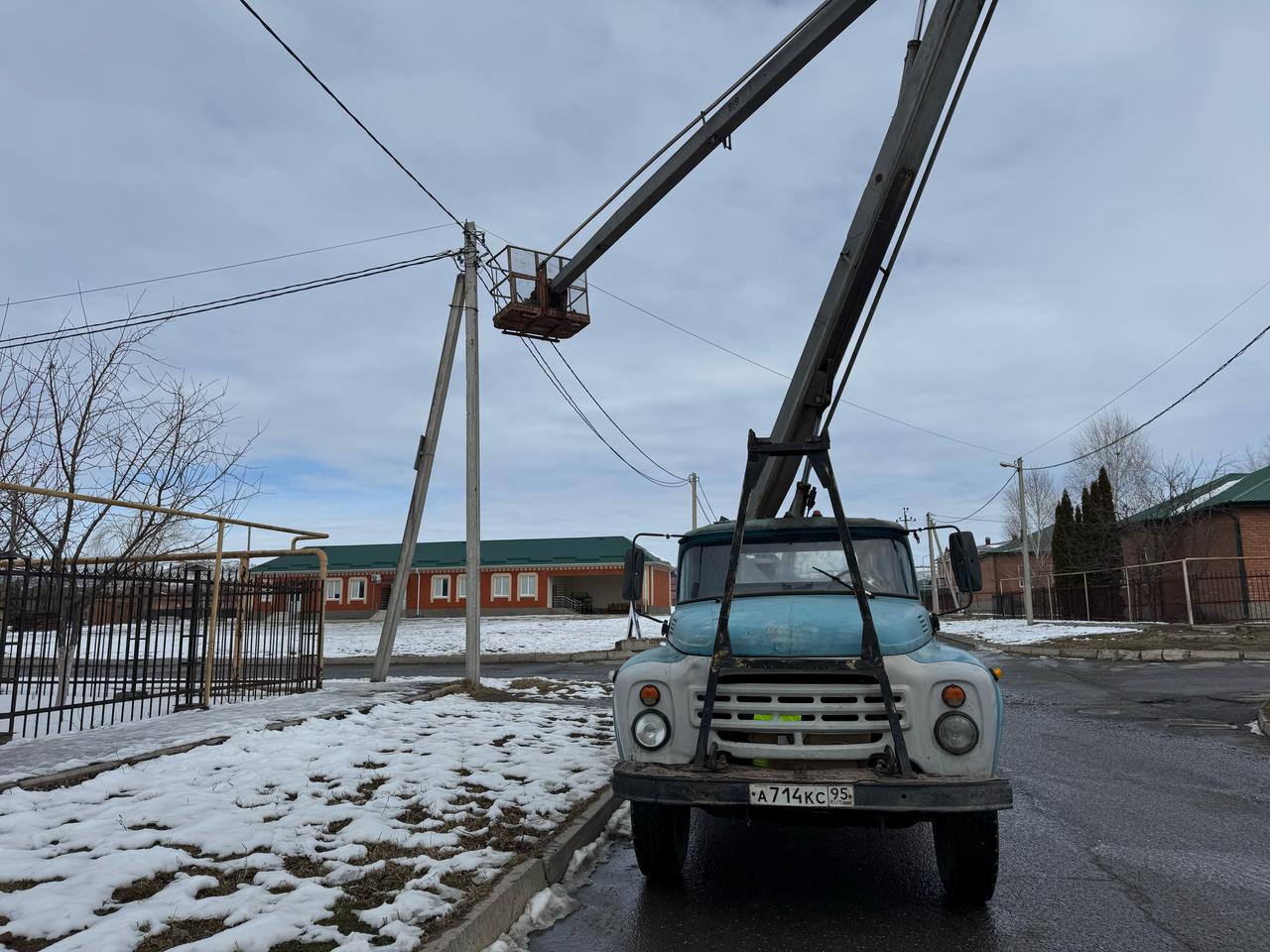 На ул. 65 лет Победы проведены работы по замене устаревших светильников на современные светодиодные.