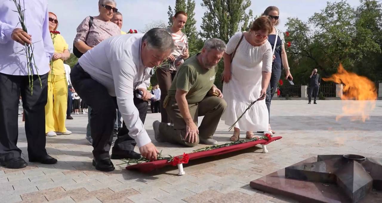 Сегодня на территории парка им.Серго Орджоникидзе прошло памятное мероприятие, посвященное сразу двум датам - день окончания Второй мировой войны и день солидарности в борьбе с терроризмом.