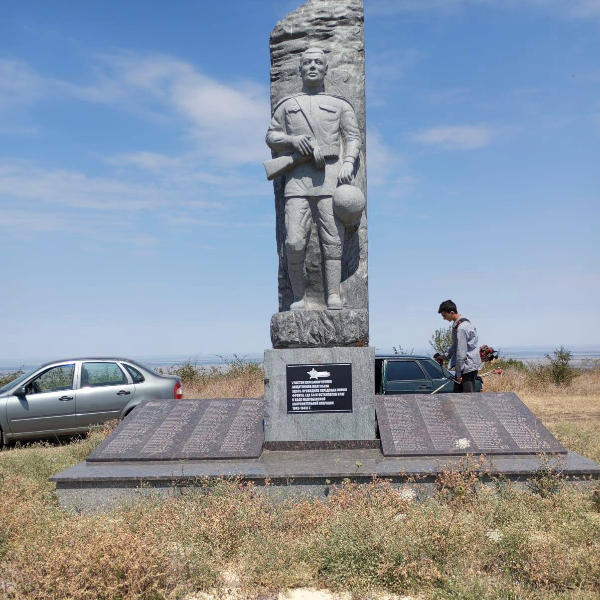 Благоустройство памятников.