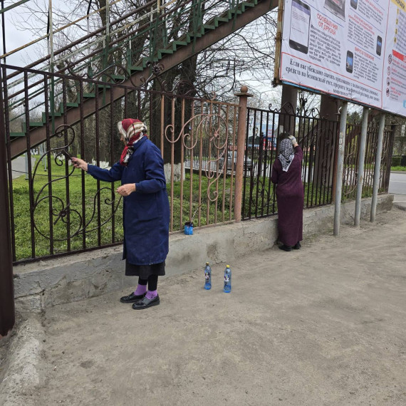 Обновлена покраска ограждения на территории Городского Дворца культуры г.Малгобек. Обновлена покраска ограждения на территории Городского Дворца культуры г.Малгобек.