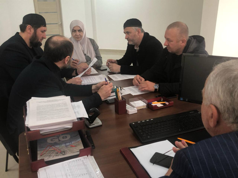 В мэрии Малгобека состоялось итоговое заседание согласительной комиссии по вопросу местоположения границ земельных участков. В мэрии Малгобека состоялось итоговое заседание согласительной комиссии по вопросу местоположения границ земельных участков.