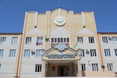 Глава г.Малгобек поздравил сотрудников МВД с 30-летием. Глава г.Малгобек поздравил сотрудников МВД с 30-летием.