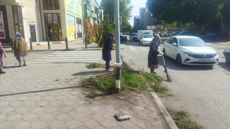 Работники МКУ "Благоустройство г.Малгобек" провели санитарную очистку города. Работники МКУ "Благоустройство г.Малгобек" провели санитарную очистку города.
